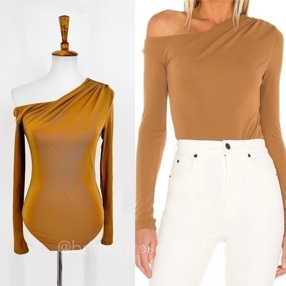 REVOLVE SONG OF STYLE Via Ruched Off-Shoulder Long Sleeve Bodysuit in Tan NWT - Picture 1 of 6
